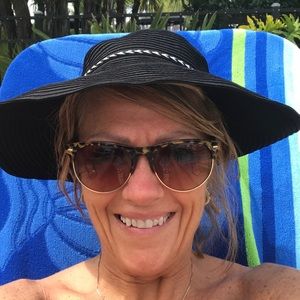 Meet your Posher, Leeann